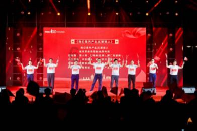 街边“秘制”老汤，不放一丝肉，顾客却抢着买：生意好全靠这招