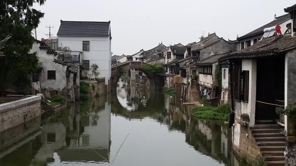巴马:高效推进农村综合性改革试点试验